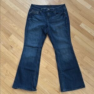 White house, black market, embellished, bootleg women’s jeans sz10S